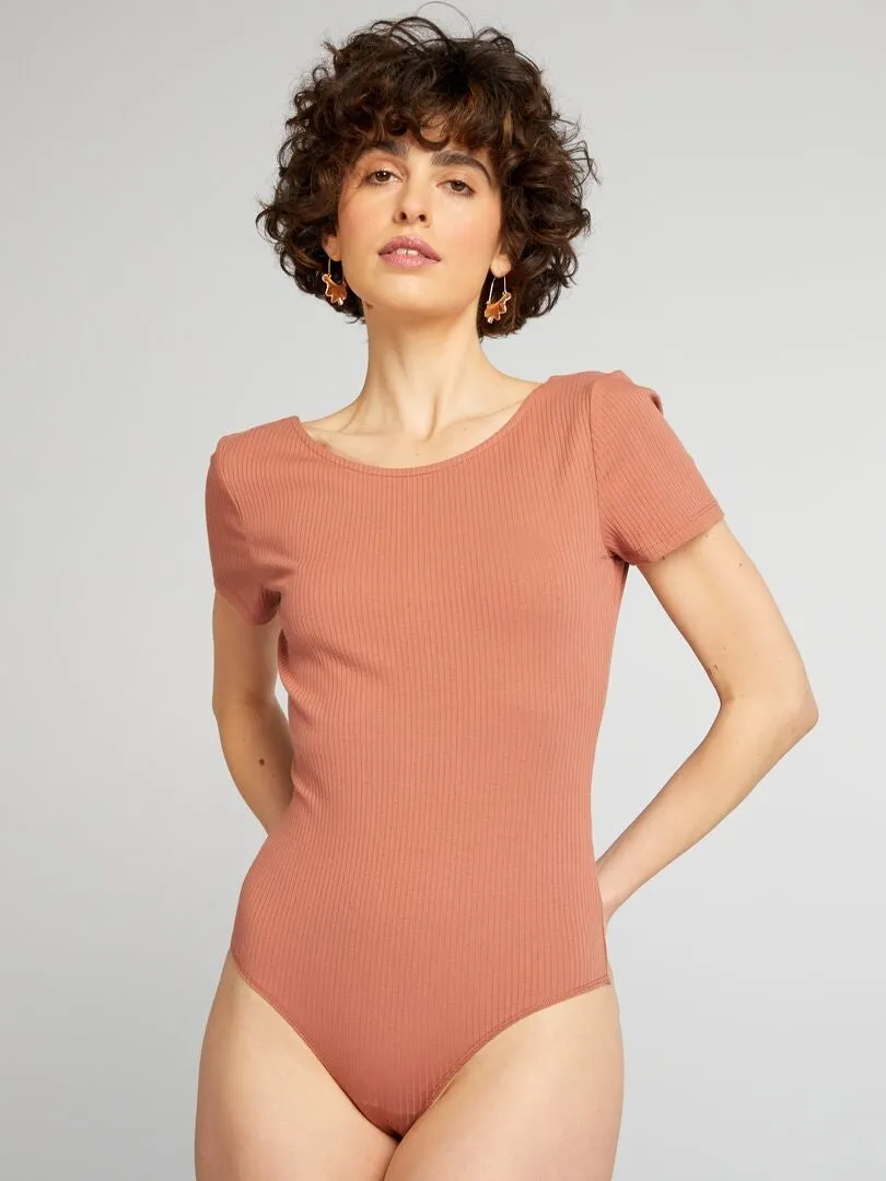 BODY DE CANALé DE MANGA CORTA CON CUELLO REDONDO  ROSA