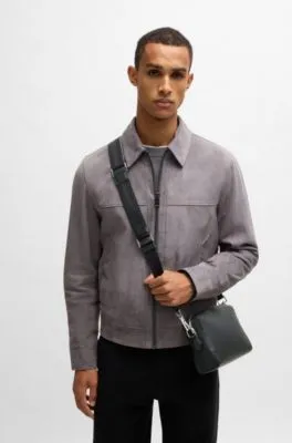 Bolso bandolera de piel granulada con candado metálico extraíble