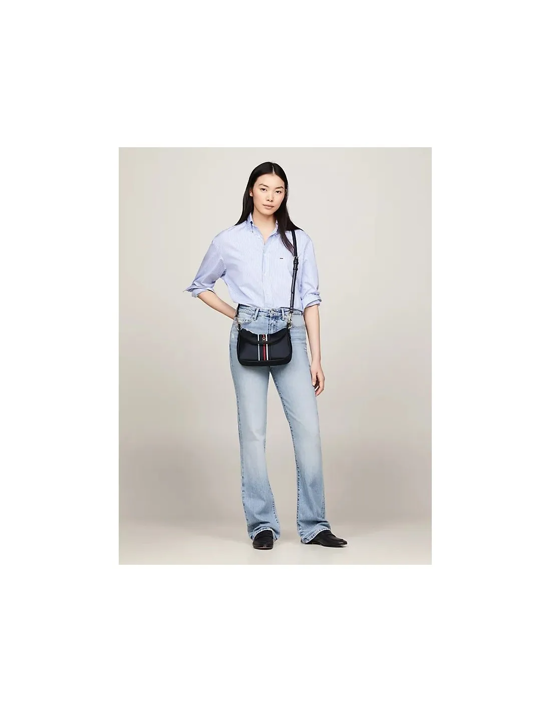 Bolso de hombro Signature pequeño de Tommy Hilfiger