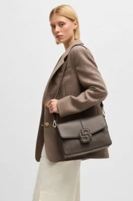 Bolso de piel sintética granulada con monograma Double B