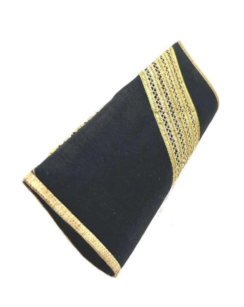 BOLSOS BODA Y FIESTA NEGRAS CARTERA BAGUETTE CON DORADO VIEJO