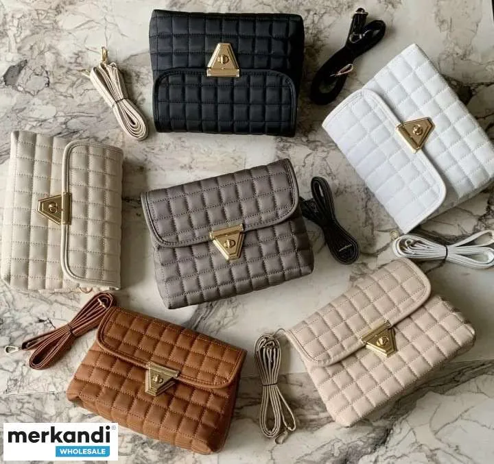 Bolsos de mujer al por mayor con opciones de color y modelo.