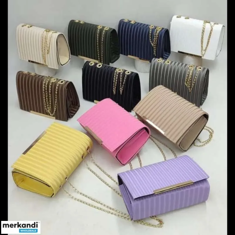 Bolsos de mujer al por mayor con una amplia gama de colores y modelos.