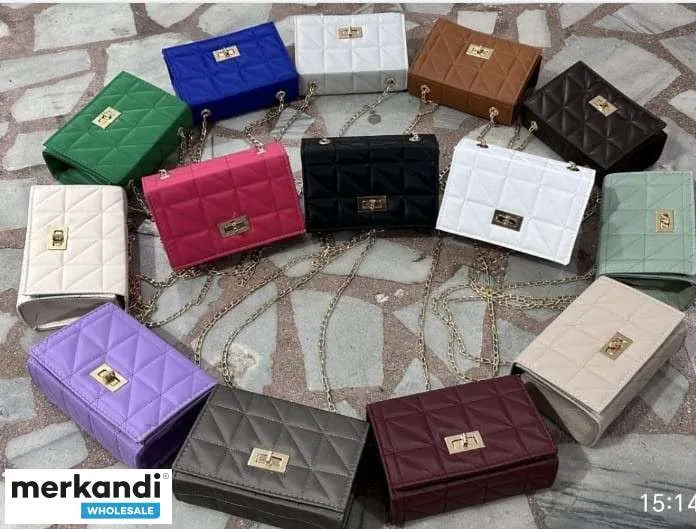Bolsos de mujer al por mayor con una amplia gama de opciones de colores y modelos.