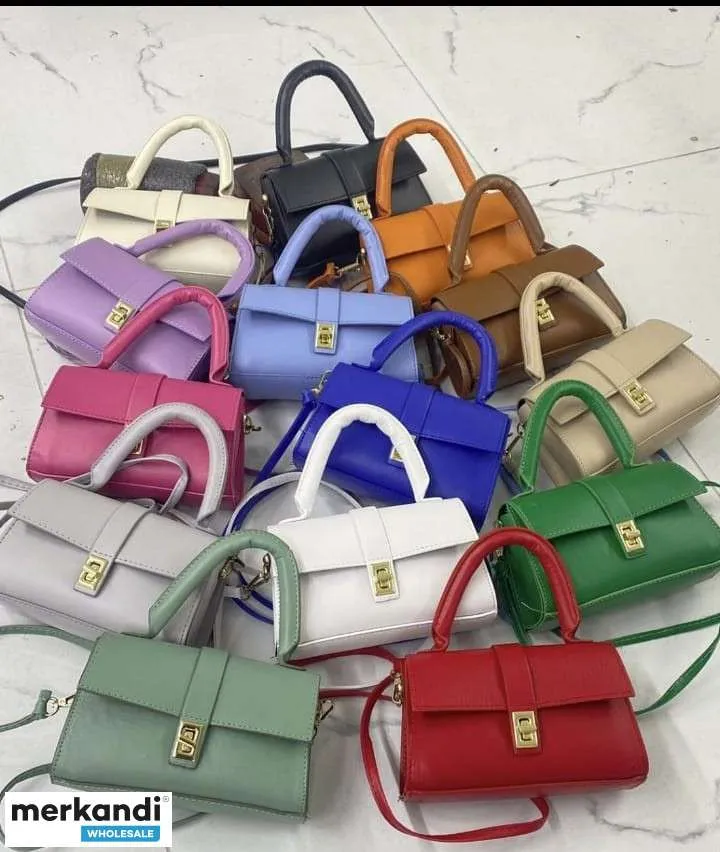 Bolsos de mujer al por mayor con una amplia gama de opciones de colores y modelos.