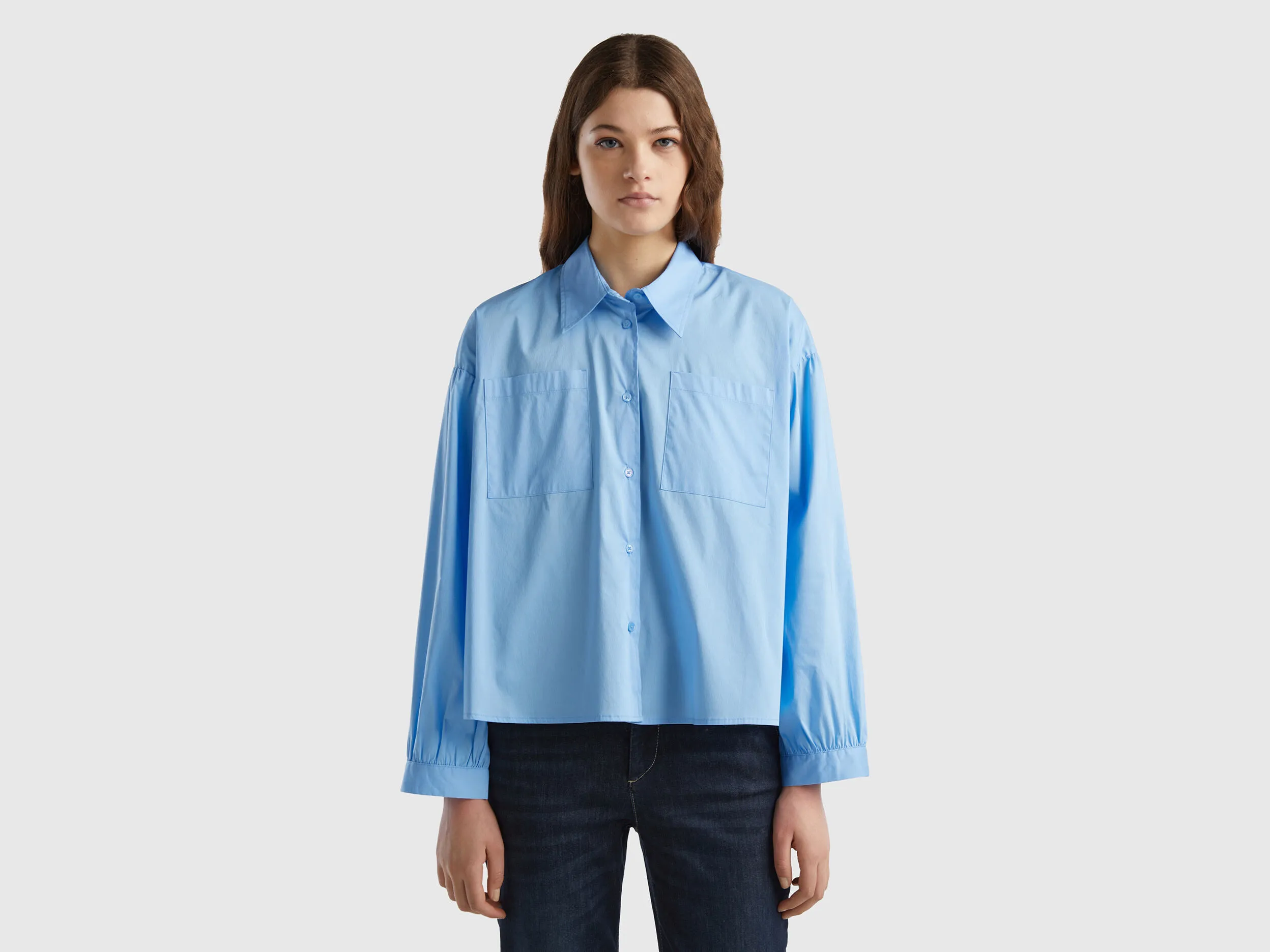 Camisa boxy fit con mangas abullonadas