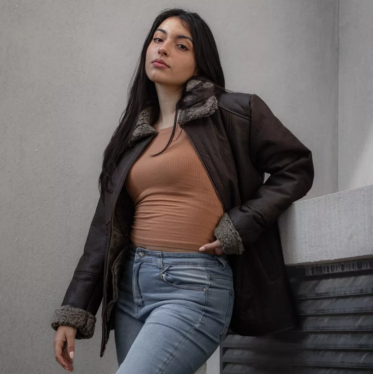 CAMPERA DE CUERO DE OVEJA DE MUJER  MODELO: 111