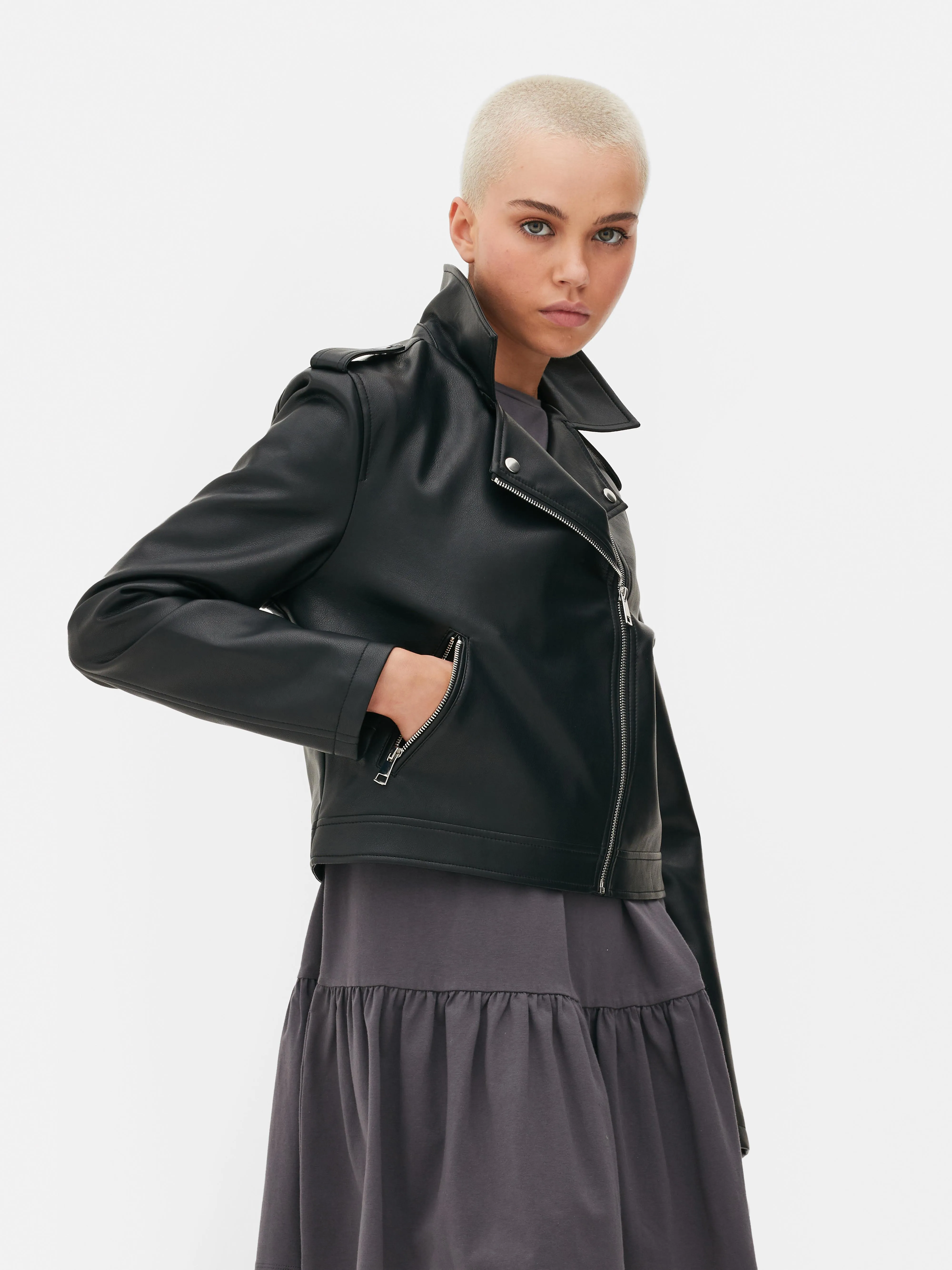 Chaqueta motera básica de cuero sintético