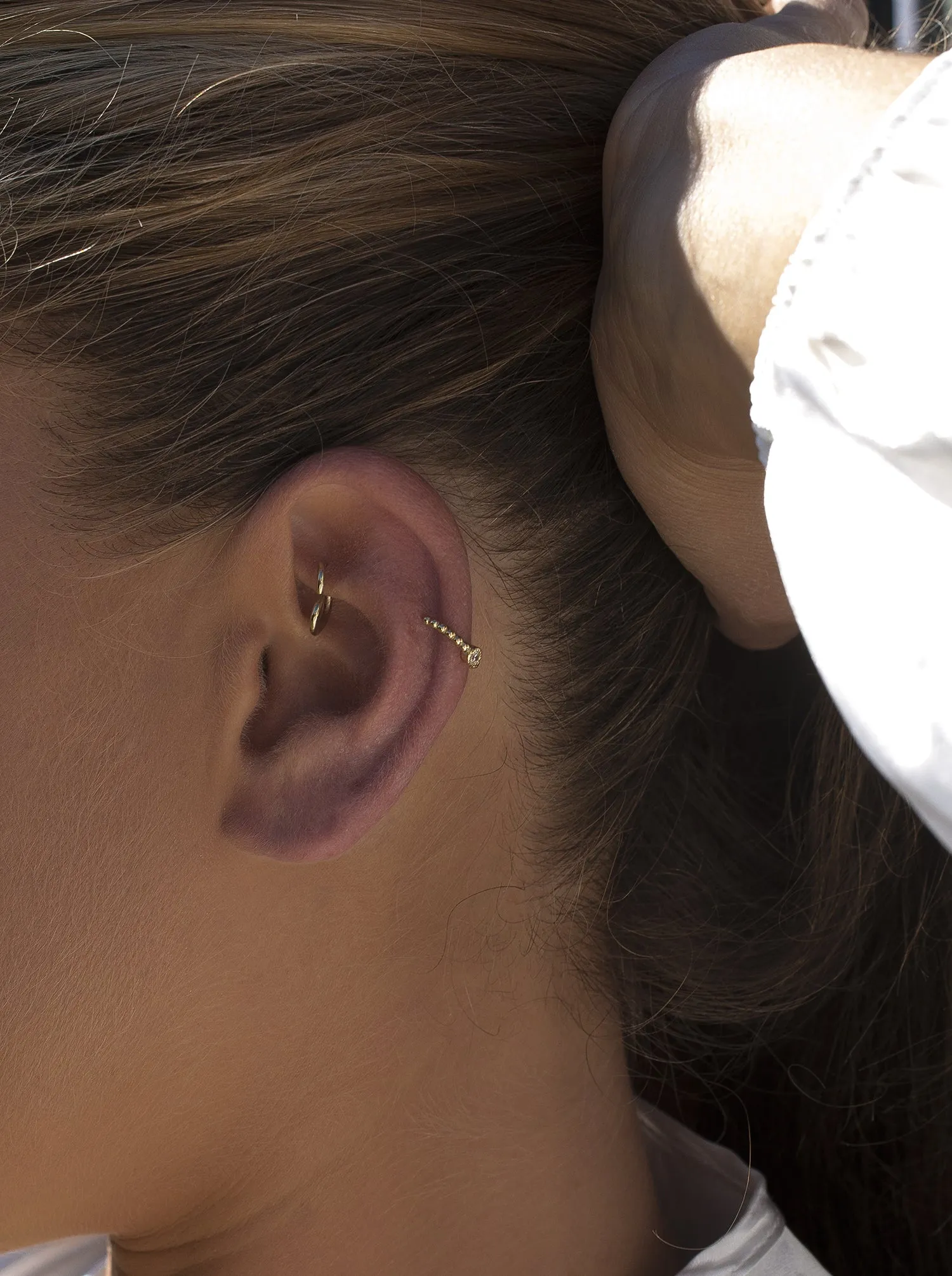 Ear cuff de plata baada en oro diseo bolas con circonita