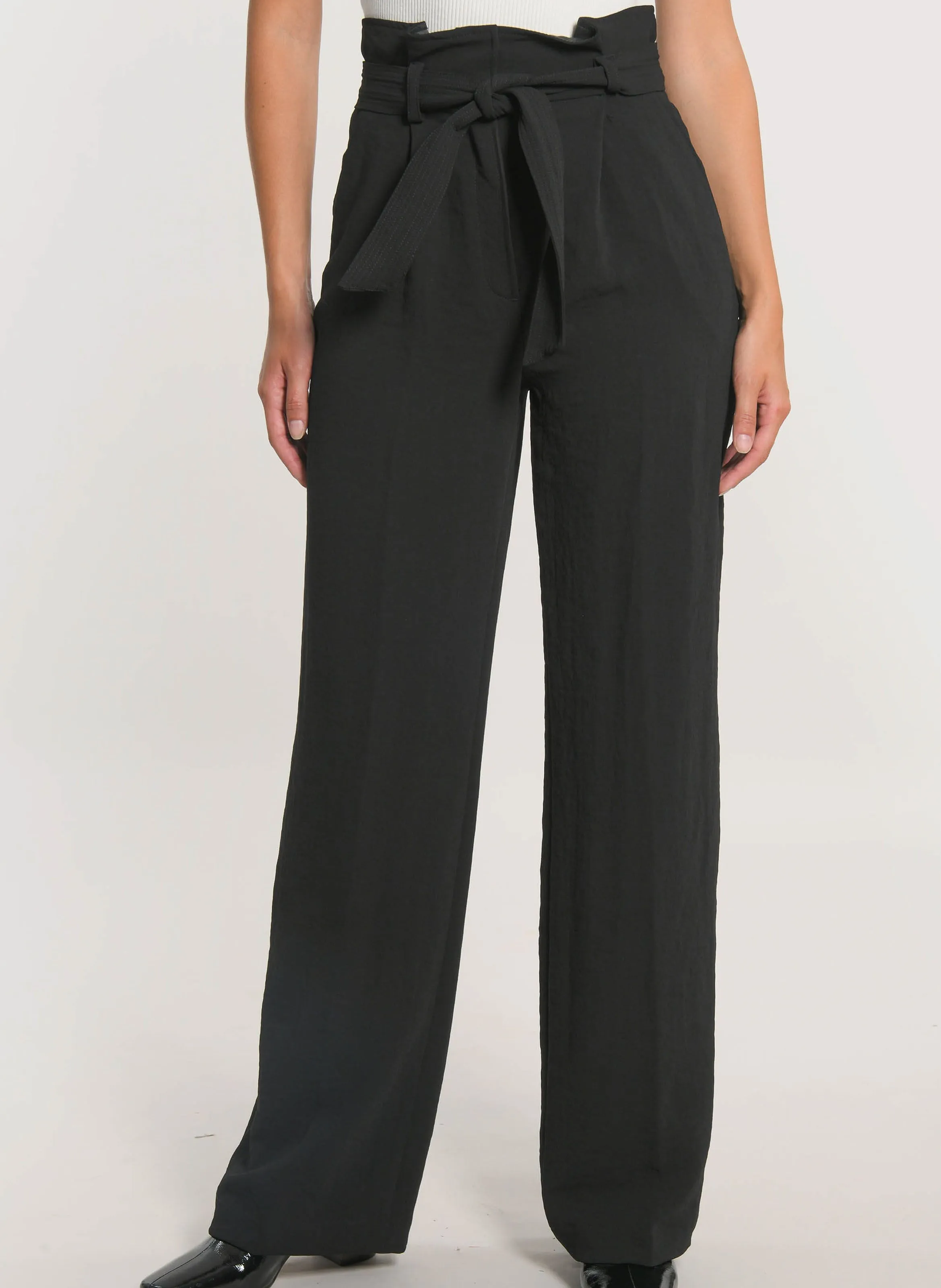 KOOKAI MIKA  PANTALóN RECTO EN NEGRO