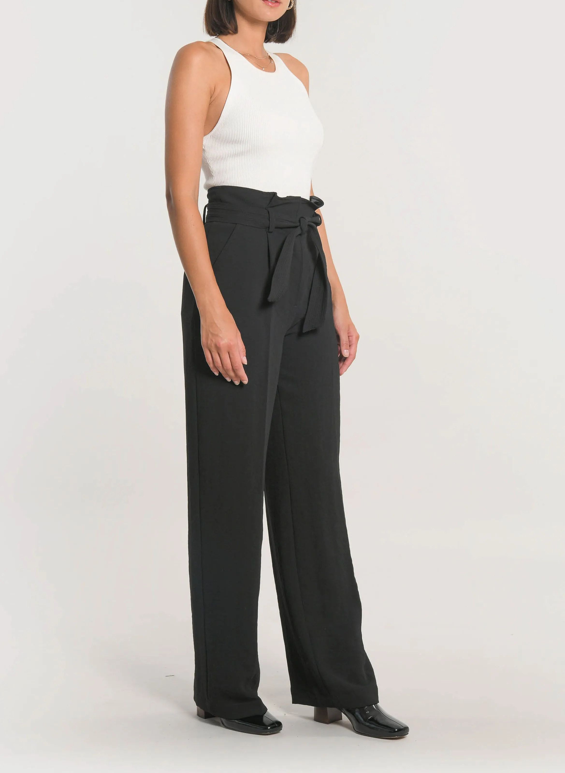 KOOKAI MIKA  PANTALóN RECTO EN NEGRO