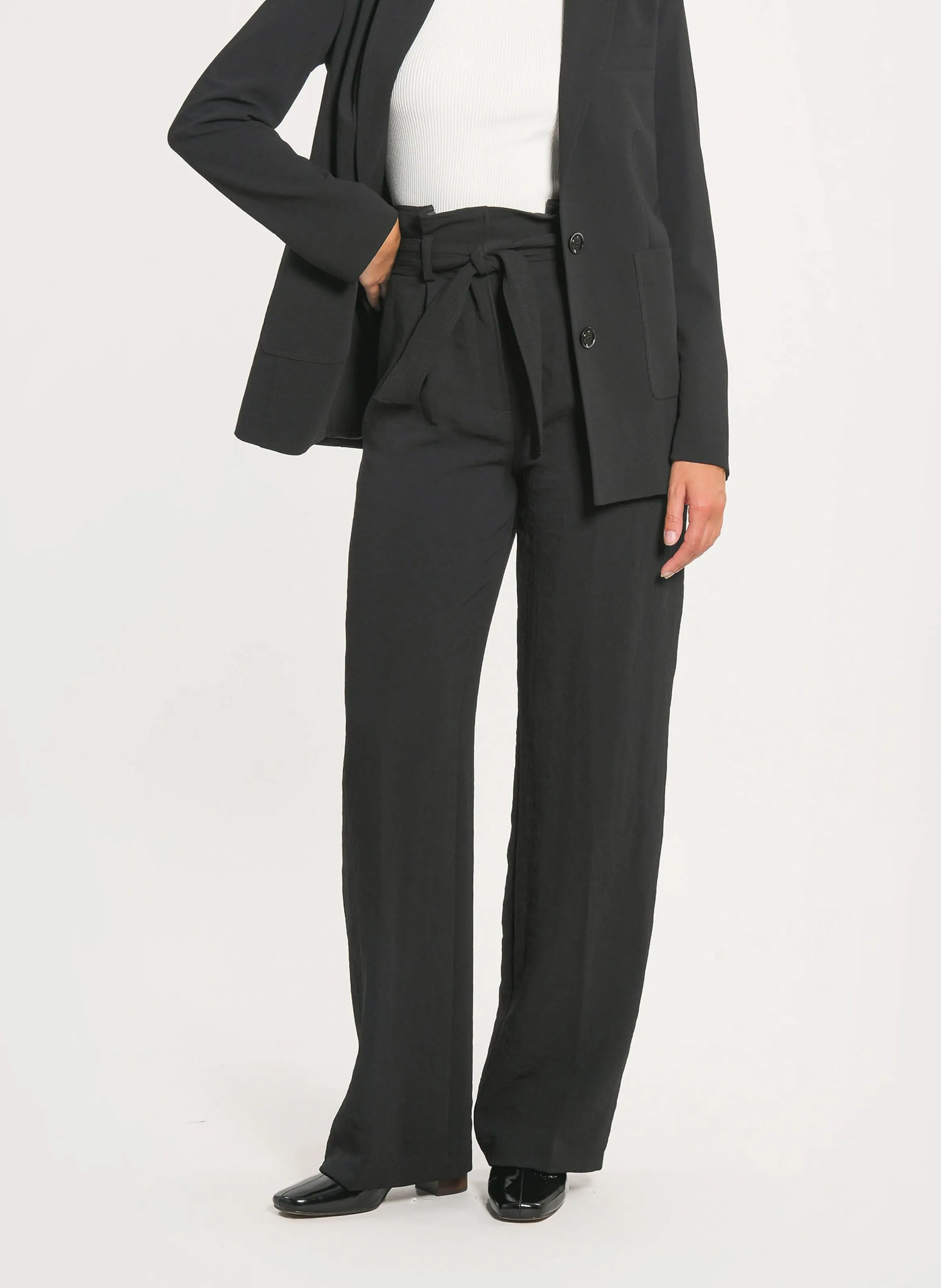 KOOKAI MIKA  PANTALóN RECTO EN NEGRO