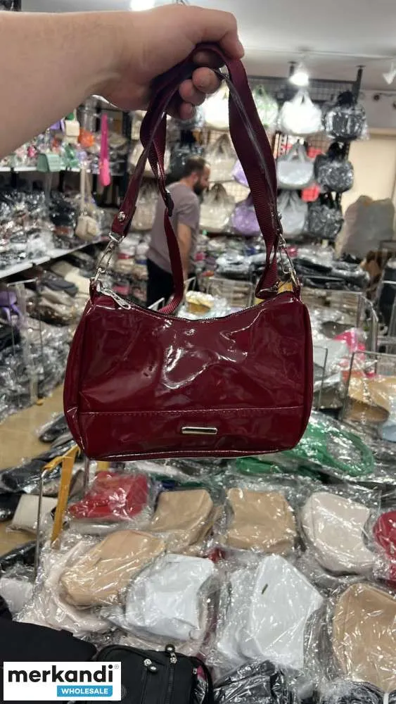 Los mayoristas deben aprovechar este momento para comprar bolsos de Turquía para mujer.