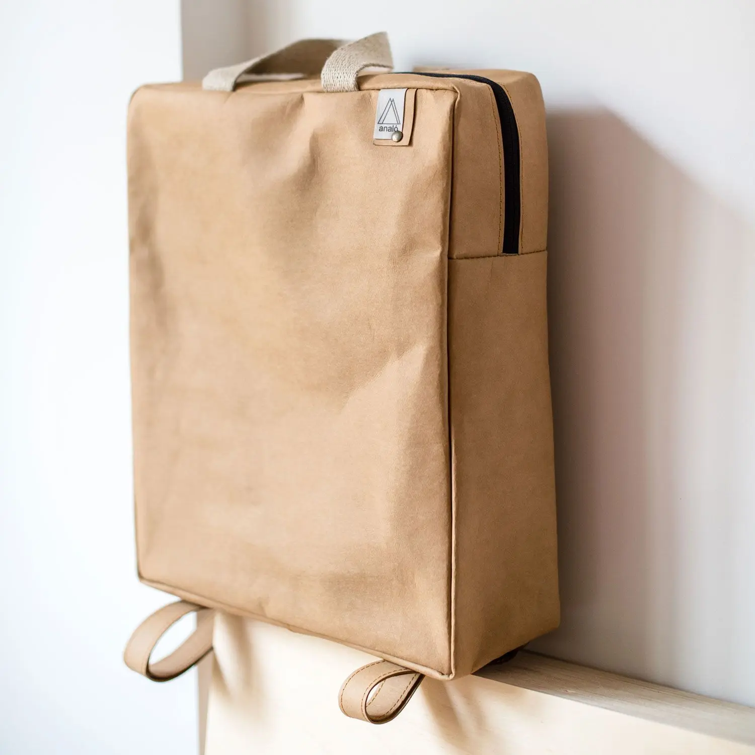 Mochila de papel lavable con cremallera