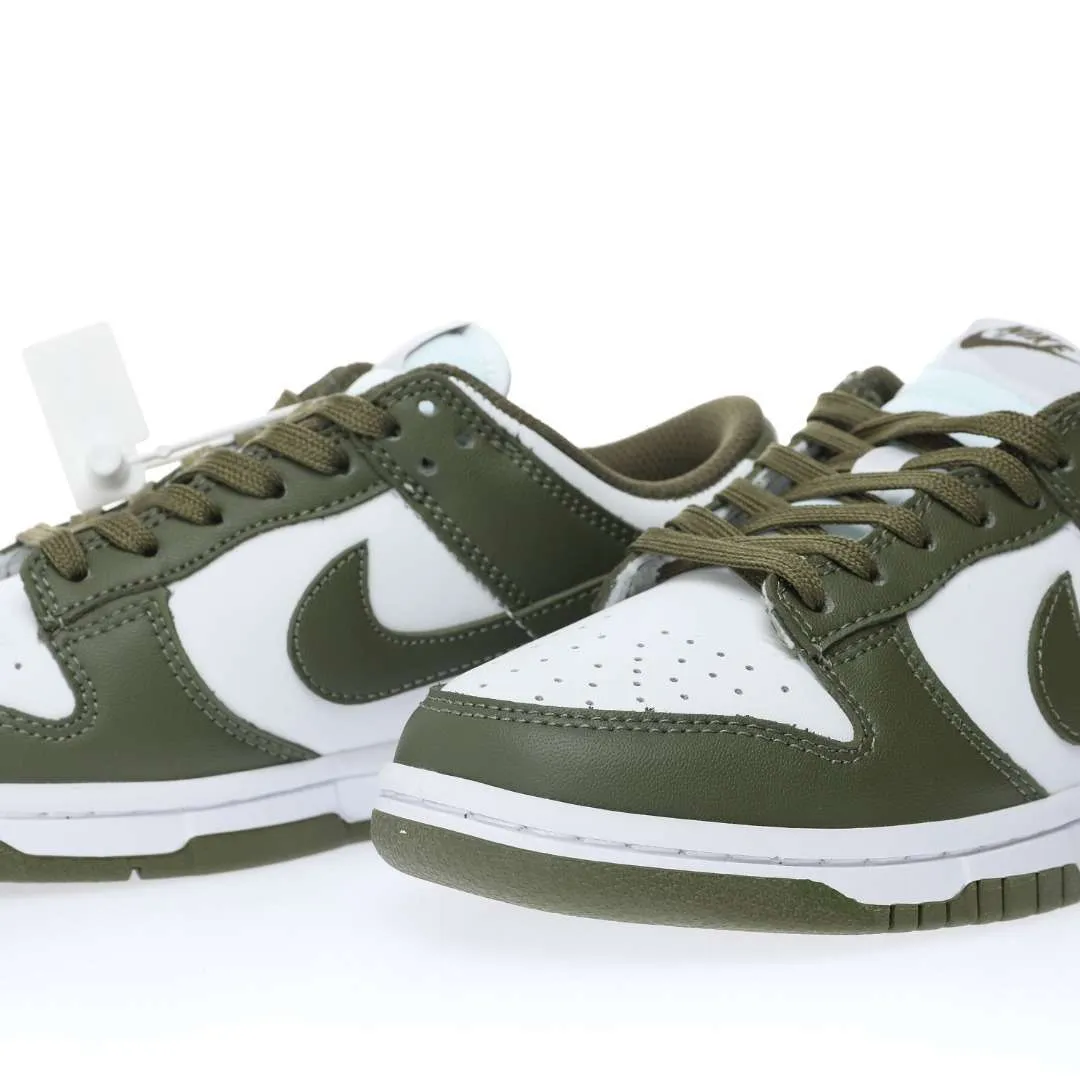 Nike SB Dunk Low «Medium Olive»
