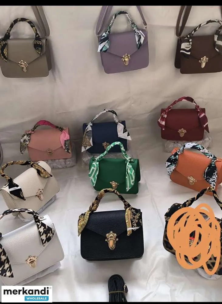 Oferta al por mayor de bolsos de mujer con una amplia gama de modelos y opciones de color de Turquía.