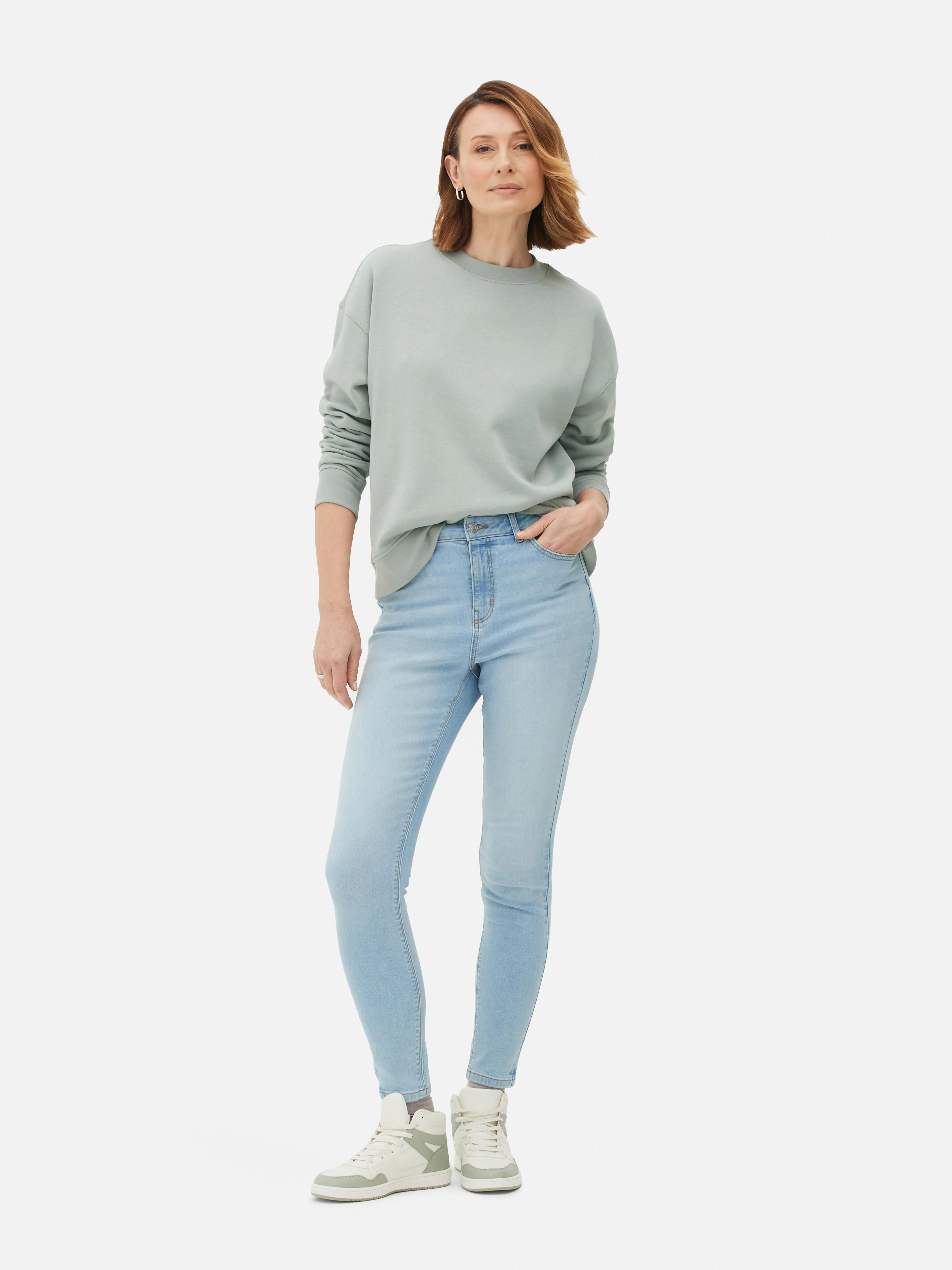 Pantalones vaqueros de corte pitillo y cintura alta