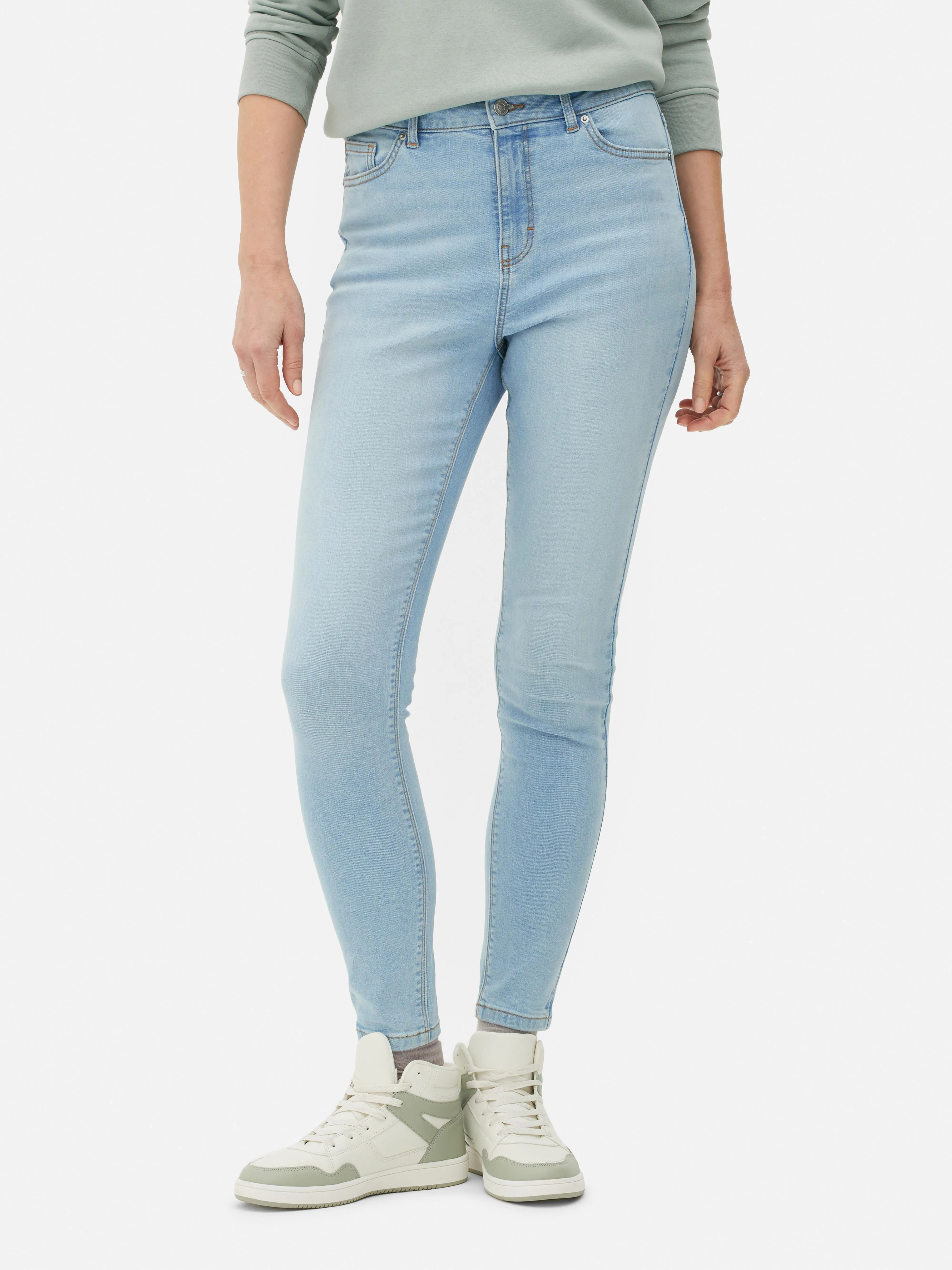 Pantalones vaqueros de corte pitillo y cintura alta