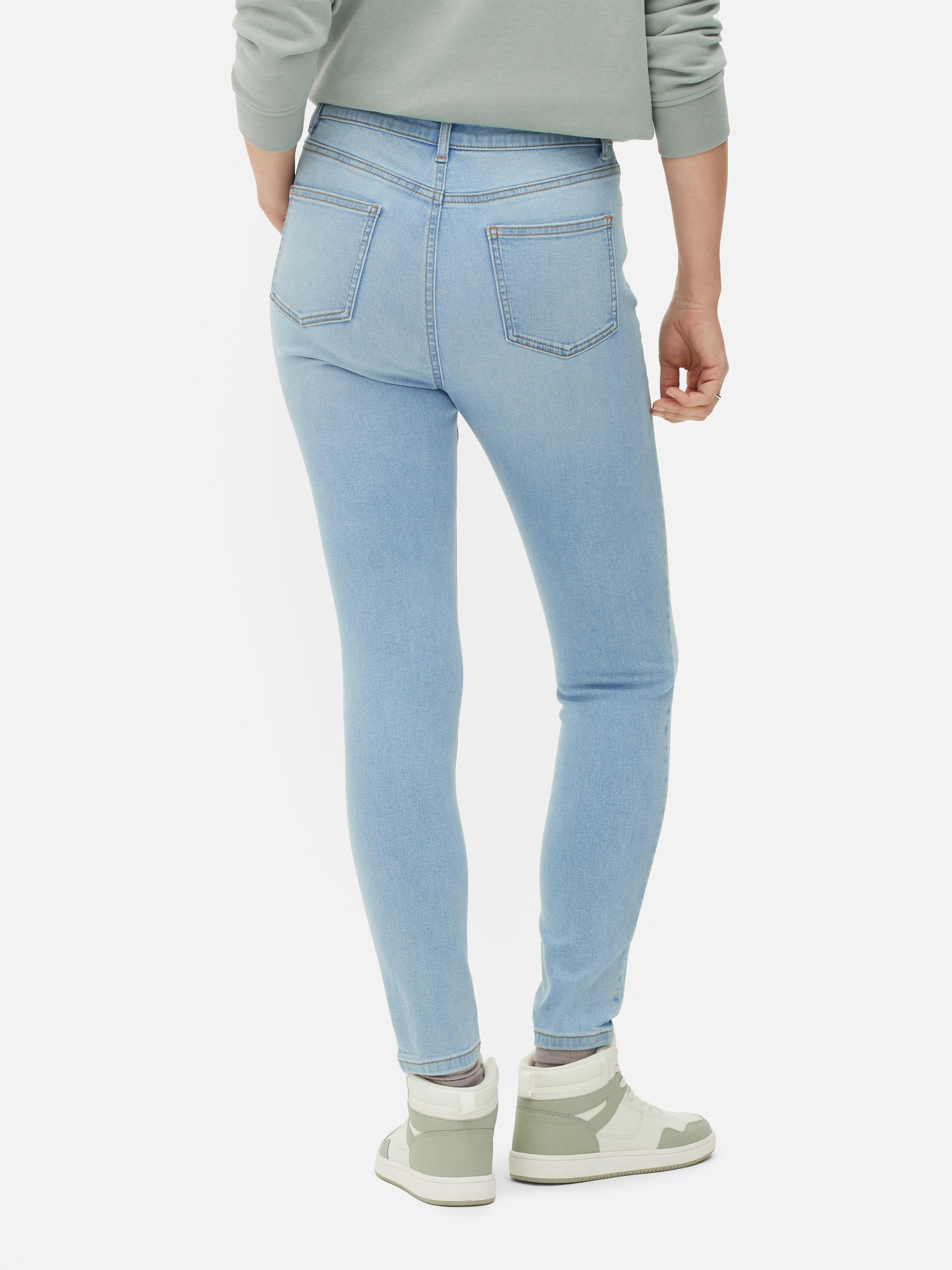 Pantalones vaqueros de corte pitillo y cintura alta