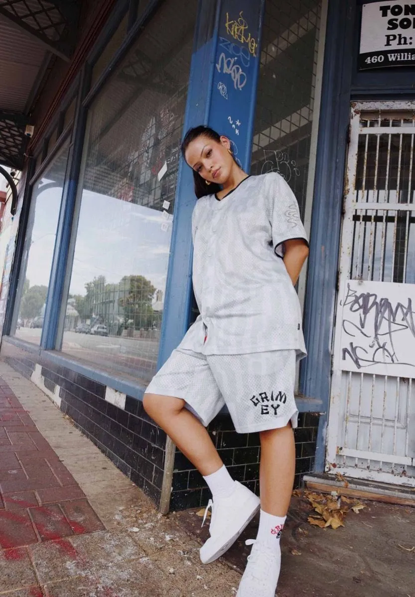PANTALÓN CORTO GRIMEY LUCKY DRAGON MESH BASKET  WHITE | SS24