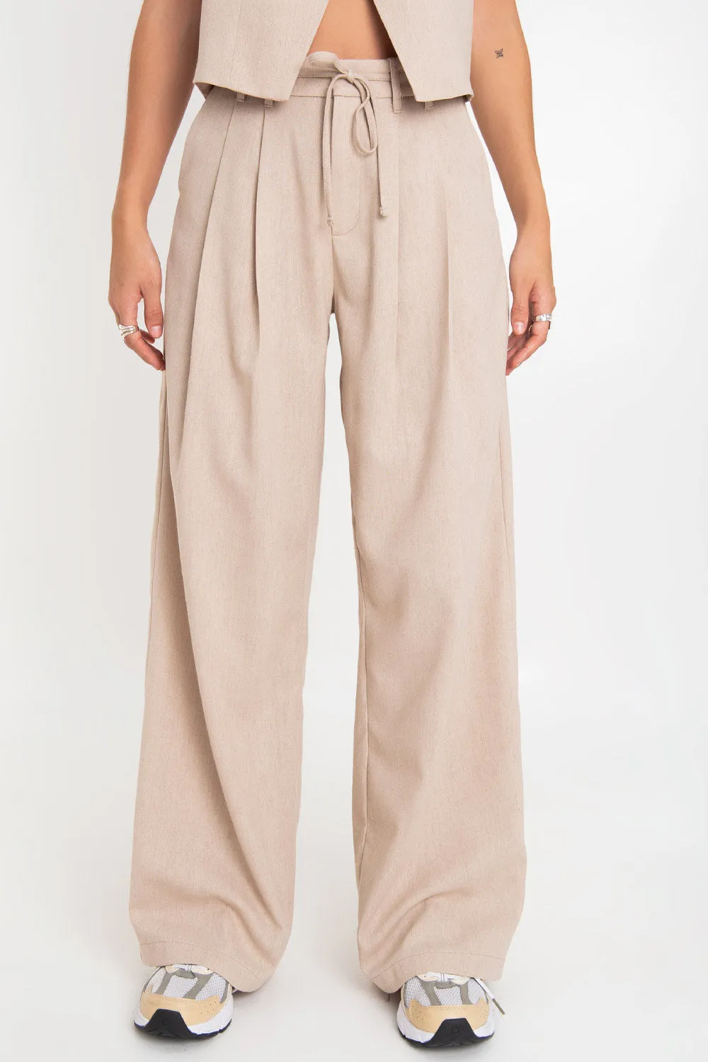 Pantalón de lino wide leg con pinzas jareta frontal