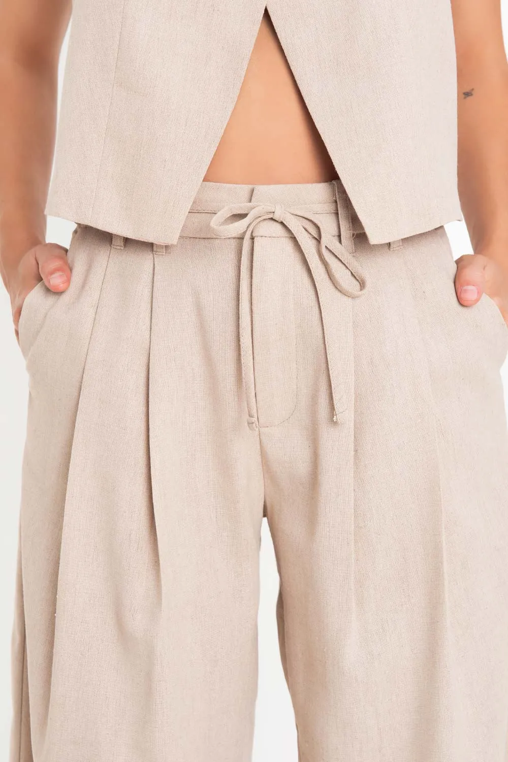 Pantalón de lino wide leg con pinzas jareta frontal