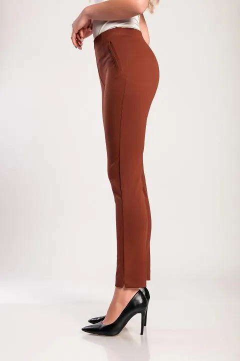 Pantalón elegante, marrón