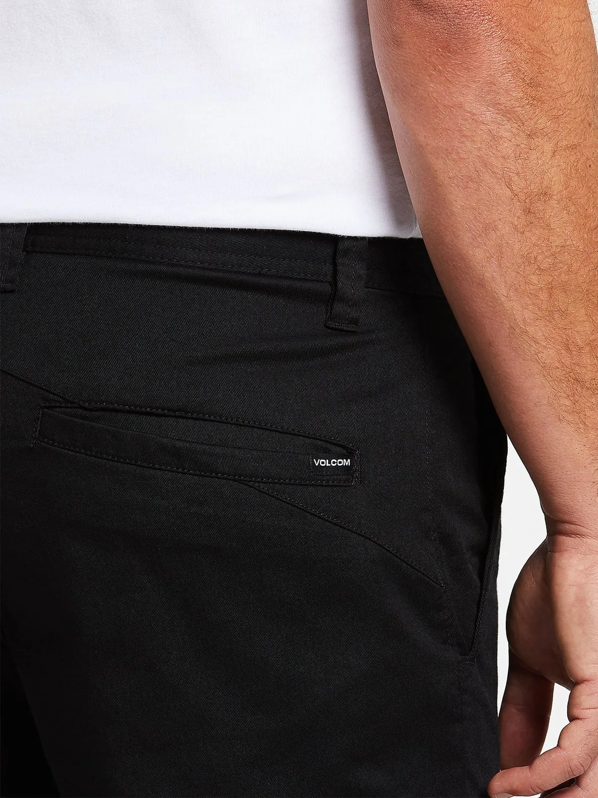 Pantalón VOLCOM chino para Hombre FRICKIN MODERN STRETCH – BLACK Ref. A1131807_BLK negro