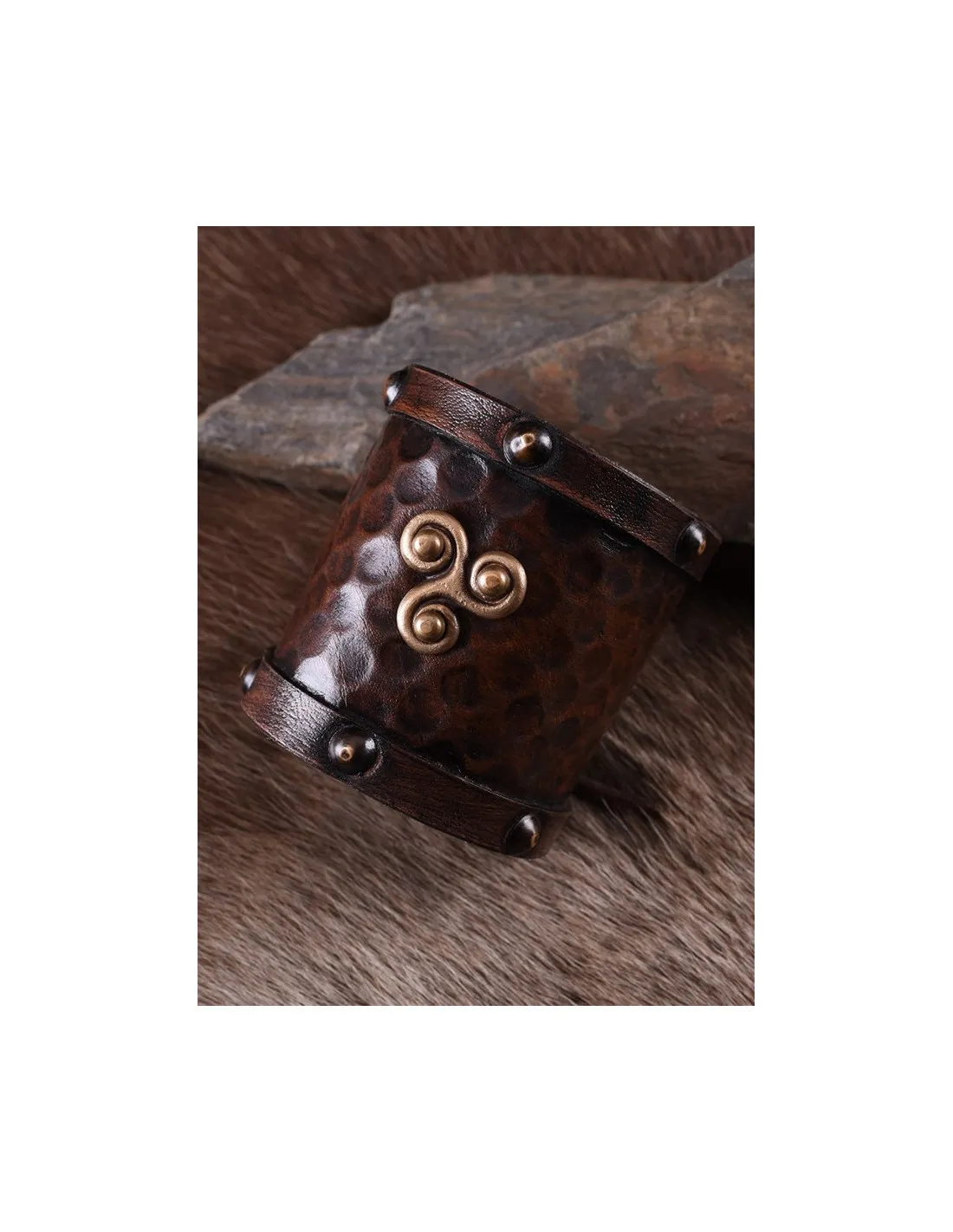 Pulsera vikinga de cuero con Trisquel