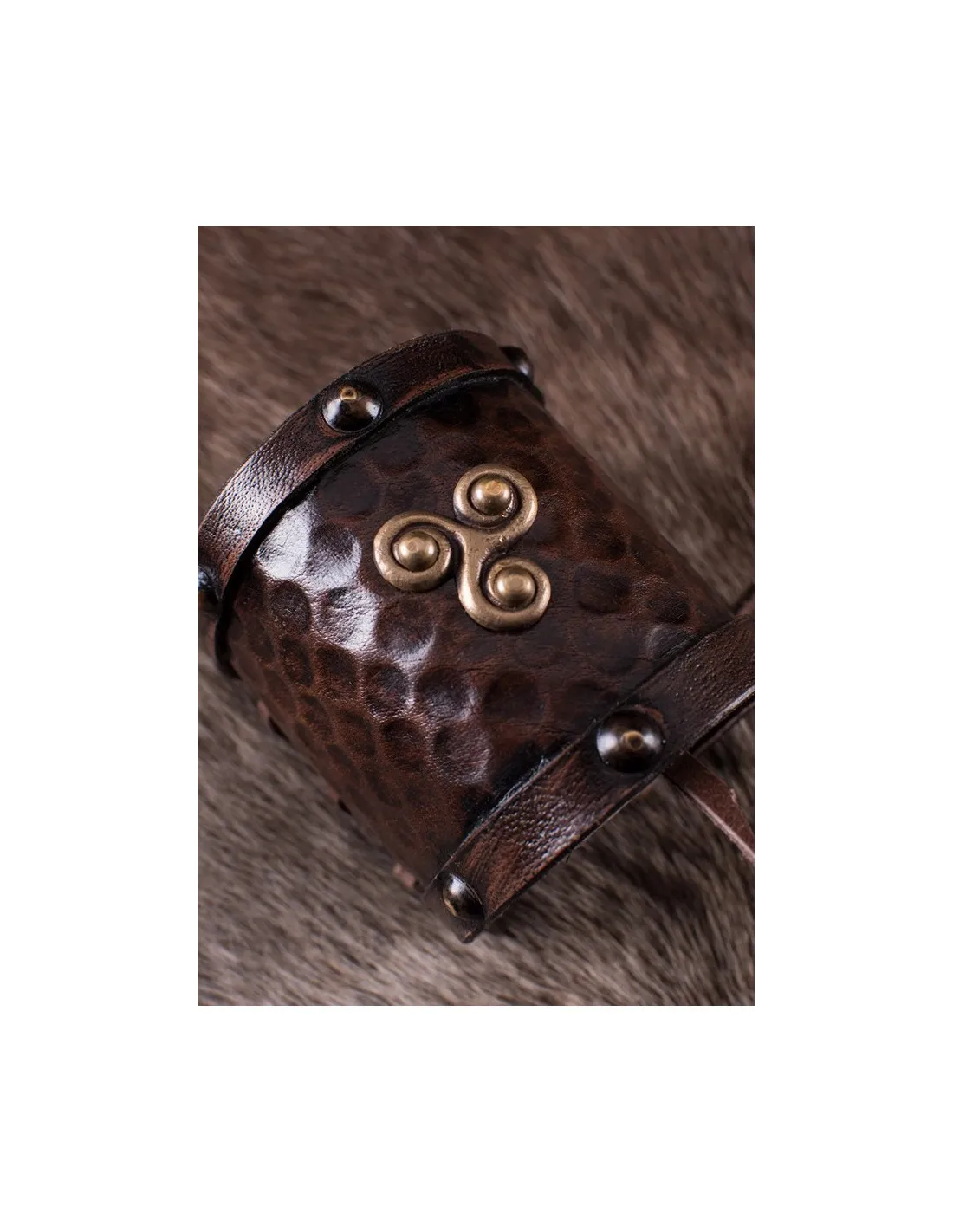 Pulsera vikinga de cuero con Trisquel