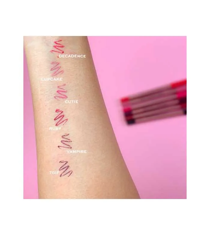 REVOLUTION  PERFILADOR DE LABIOS SATIN KISS  ROSé