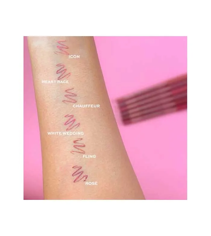 REVOLUTION  PERFILADOR DE LABIOS SATIN KISS  ROSé