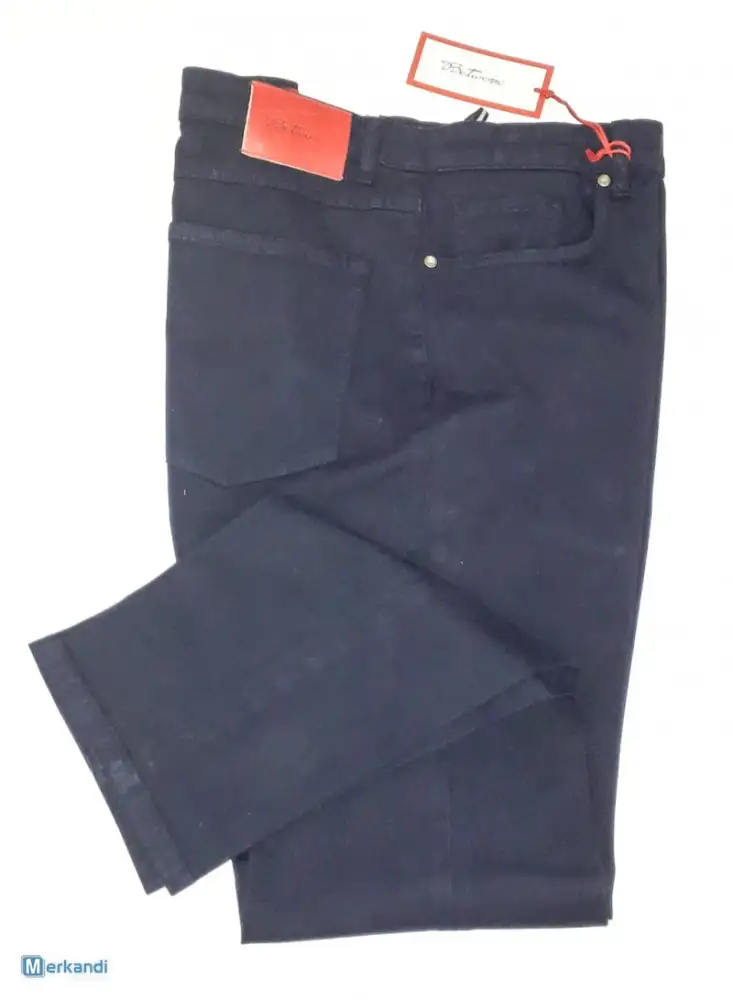 Stock de pantalones y jeans de verano para hombres