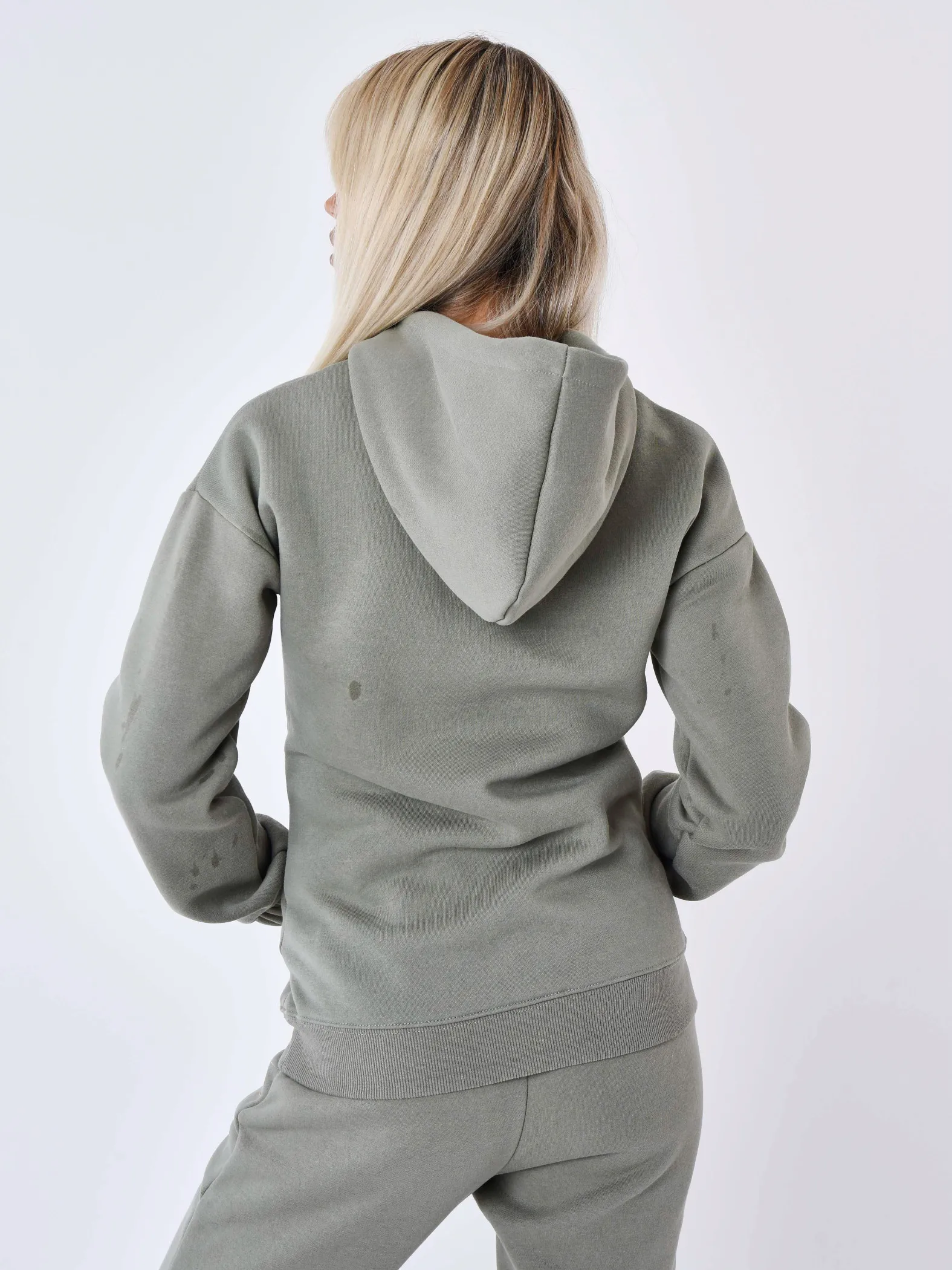 Sudadera con capucha bordada