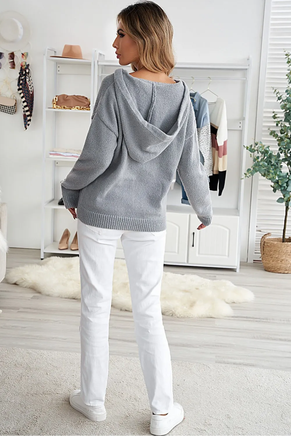 Sudadera con capucha gris