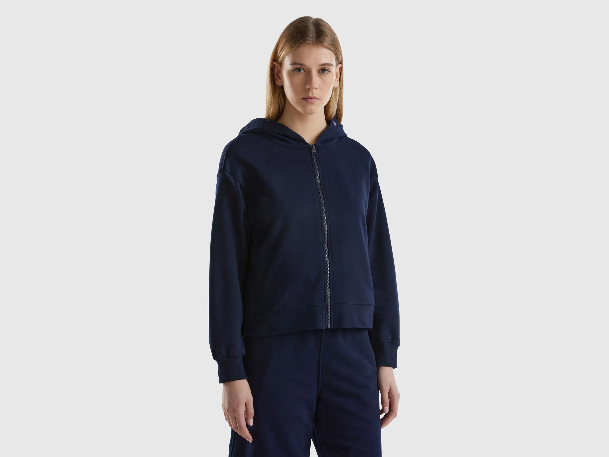 Sudadera con capucha y cremallera