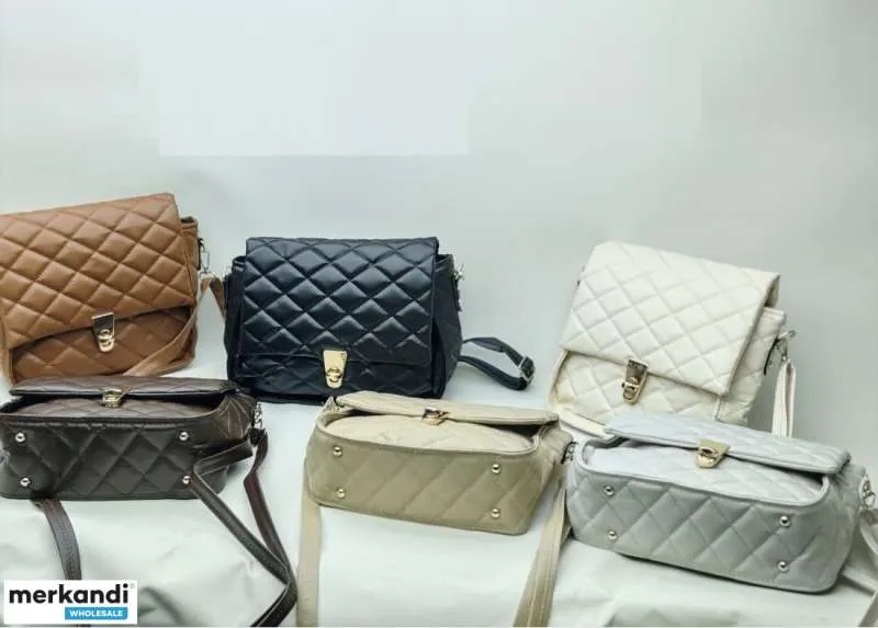 Surtido al por mayor de bolsos de mujer con varios modelos y selecciones de color de Turquía.