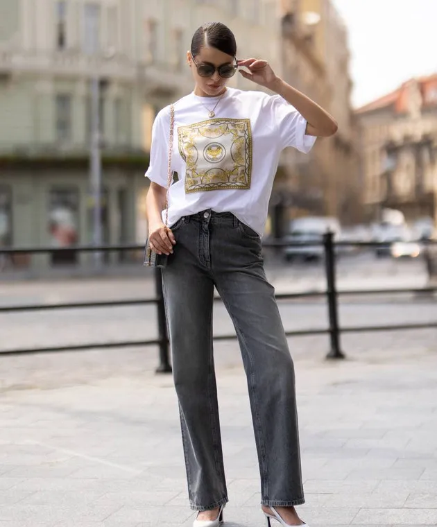 VERSACE LA COUPE DES DIEUX WHITE TSHIRT WITH APPLIQUé