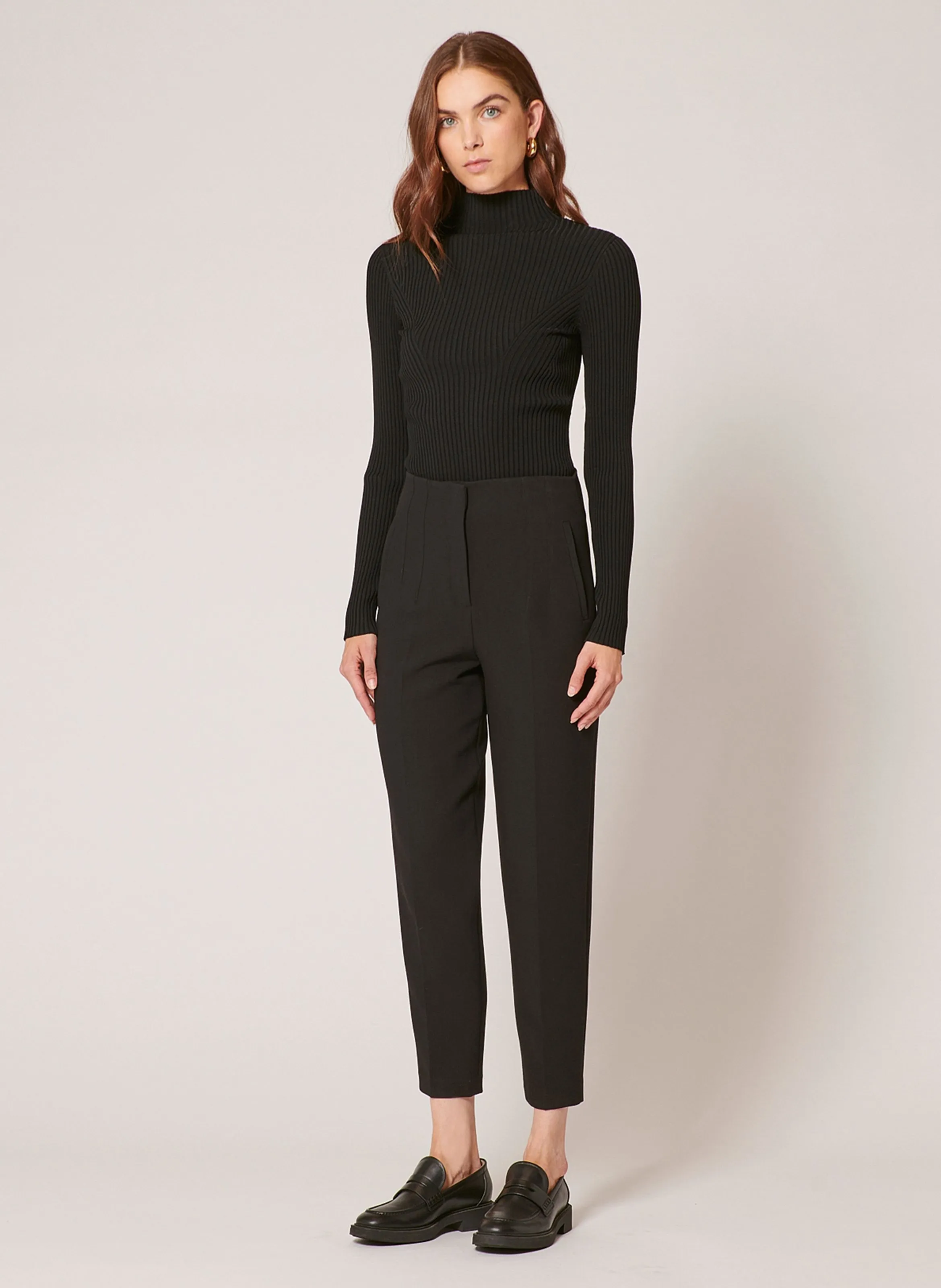 ZAPA POWER  PANTALóN CIGARETTE DE TALLE ALTO EN NEGRO