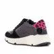 Zapatillas deporte QUETS! negras con parte trasera rosa