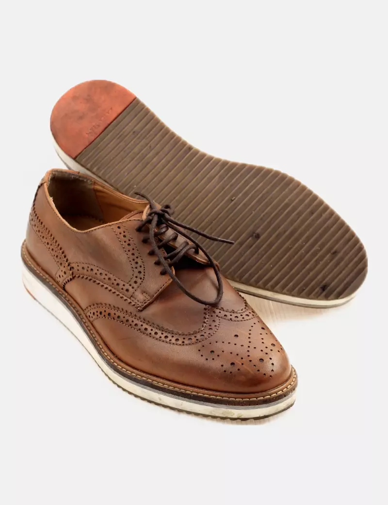 Zara Zapatos de vestir marrones